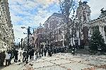 София - Народен театър - опашка за билети по 8 лева