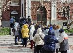 София - Народен театър - опашка за билети по 8 лева
