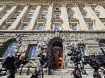 Медиите зад Партийния дом/Парламента в очакване на 'бял пушек' от комина на преговорите за ротация