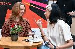 София - Среща с Алма Пьойсти На кафе с автограф