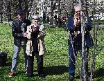 София – Засаждане на дървета в парка Заимов от журито на София филм фест