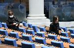 София - Извънредно заседание на Парламента за оставката на Мария Габриел