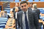 София - Извънредно заседание на Парламента за оставката на Мария Габриел