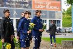 София - Цветя пред паетника на Гунди