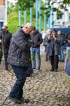 София - Цветя пред паетника на Гунди
