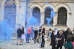 София - Абитуриенти пред храм "Св.Ал.Невски"