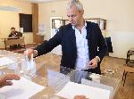 Костадин Костадинов гласува във Варна