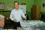 Лидерът на "Синя България" Вили Лилков гласува