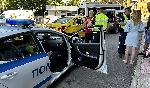 Таксиджия подпря пикап на кръстовището до пазара в Хасково