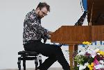 Полски музикант, който обикаля 7 държави с велосипед, изнесе концерт в Бургас