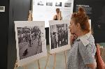 София - Сцена Централни хали - Беседа към фотоизложбата `Фрагменти на уличната сцена от 90-те` на Евгени Димитров и представяне на сборника `Истории от 90-те`