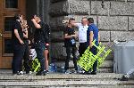 София - Младежи от двете ДПС-та на опашка за регистрация пред ЦИК