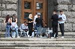 София - Младежи от двете ДПС-та на опашка за регистрация пред ЦИК
