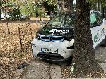 София - автомобил-катастрофа-спирка на градски транспорт