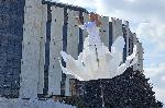 София - НДК - Международнен фестивал за уличен и куклен театър `Панаир на куклите` - Суей пол цветя /люлеещи се пилони/ - акробатичен спектакъл на Стенли Пагани и Луиза Душкова