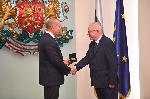 София - Президент-награждаване - историците  проф.Георги Николов и проф.Щайнер