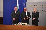 София - Премиерът Димитър Главчев ще награди авиационните екипи, които евакуираха български граждани от Ливан