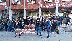 Близки на жертви на катастрофа на пътя Плевен – Ловеч се събраха пред Съдебната палата в Плевен с искане за максимална присъда за обвиняемия