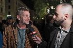 София - Протест и контрапротест пред Народния театър за постановката на Джон Малкович `Оръжията и човекът`