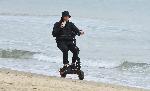 С тротинетка по варнеския плаж