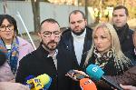 Общински съветници от ГЕРБ-СДС дават изявление от столичните улици Пиротска и Опълченска, има протест на живеещите в района