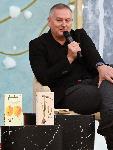 Георги Господинов представи две книги на Софийския панаир на книгата в НДК.