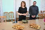 Областният управител на Бургас почерпи журналисти за Новата 2025 година
