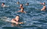 Варна - Десетки скачаха в Черно море за кръста<br />
<br />
<br />
<br />