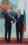 Румен Радев удостои с Почетен знак на президента висши офицери