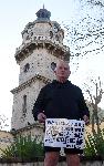Варненският зевзек Росен Марков протестира  срещу вдигането  на  цените