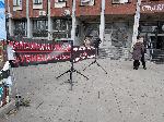 В Плевен отново с мирен протест започна делото за умишлено причинената смърт на Цеци, Стела и Найден