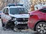 Катастрофа между лек автомобил и линейка в центъра на София