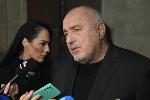 Бойко Борисов и депутати от Демократична България дават  изявление в кулоарите на парламента
