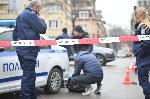София - Жена намушка двама мъже в центъра на София