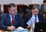 Депутатите от здравната комисия решават за забрана на интернет продажбата и рекламата на вейпове с наркотични вещества, изслушват и здравния министър по актуални въпроси