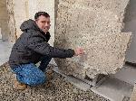 Антична римска плоча посветена на зла жена е изложена в плевенския музей