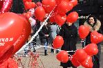 Сърца и цветя се разхождат по улиците на София