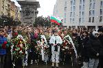 София - Венци и цветя пред паметника на Васил Левски