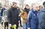Софияв - ПФК-Левски - поднасяне на цветя пред паметника на Апостола