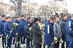 Софияв - ПФК-Левски - поднасяне на цветя пред паметника на Апостола