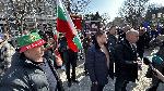 Симпатизанти на ДПС се събраха пред съда в Хасково в подкрепа на Мюмюн Искендер