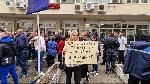 София - протест на граждани и еколози от Етрополе - пред Министерство на енергетиката
