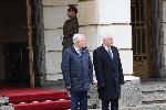 Румънският министър на отбраната Анджел Тълвар е на посещение в България