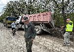Хасково - Затънал в калта камион-самосвал