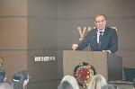 Министър Борислав Гуцанов изнася лекция на студенти в УНСС