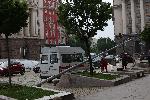 София - Микробус се удари в електрически стълб пред президенството