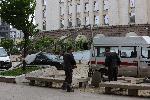 София - Микробус се удари в електрически стълб пред президенството