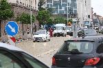 София - Микробус се удари в електрически стълб пред президенството