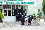 Бургас - демонстрации по залавяне на терористи в училище