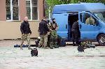 Бургас - демонстрации по залавяне на терористи в училище